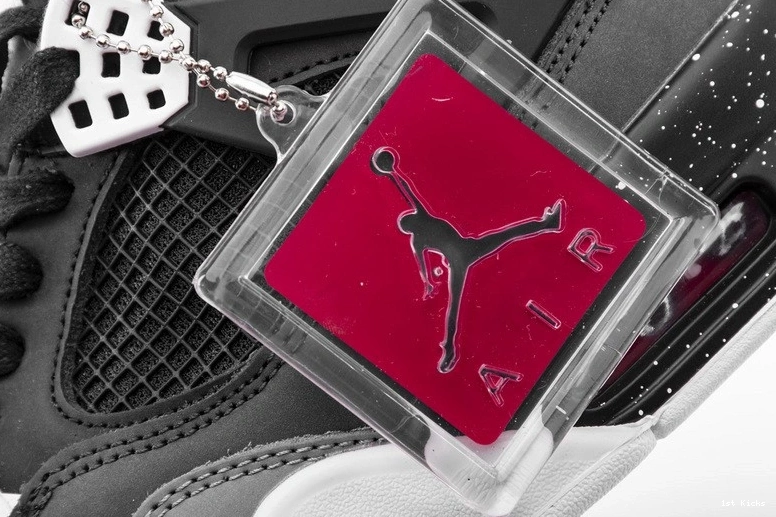 Jordan Pack 4 Fear Retro 626969-030  0404